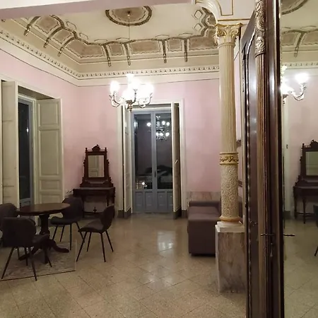 Palazzo Arcidiacono - Luxury Holidays شقة
